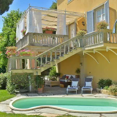 Carlotta Con Piscina Villa *